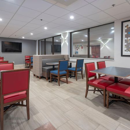 Holiday Inn Express Hotel & Suites Coon Rapids - Blaine Area, An Ihg Hotel Екстер'єр фото