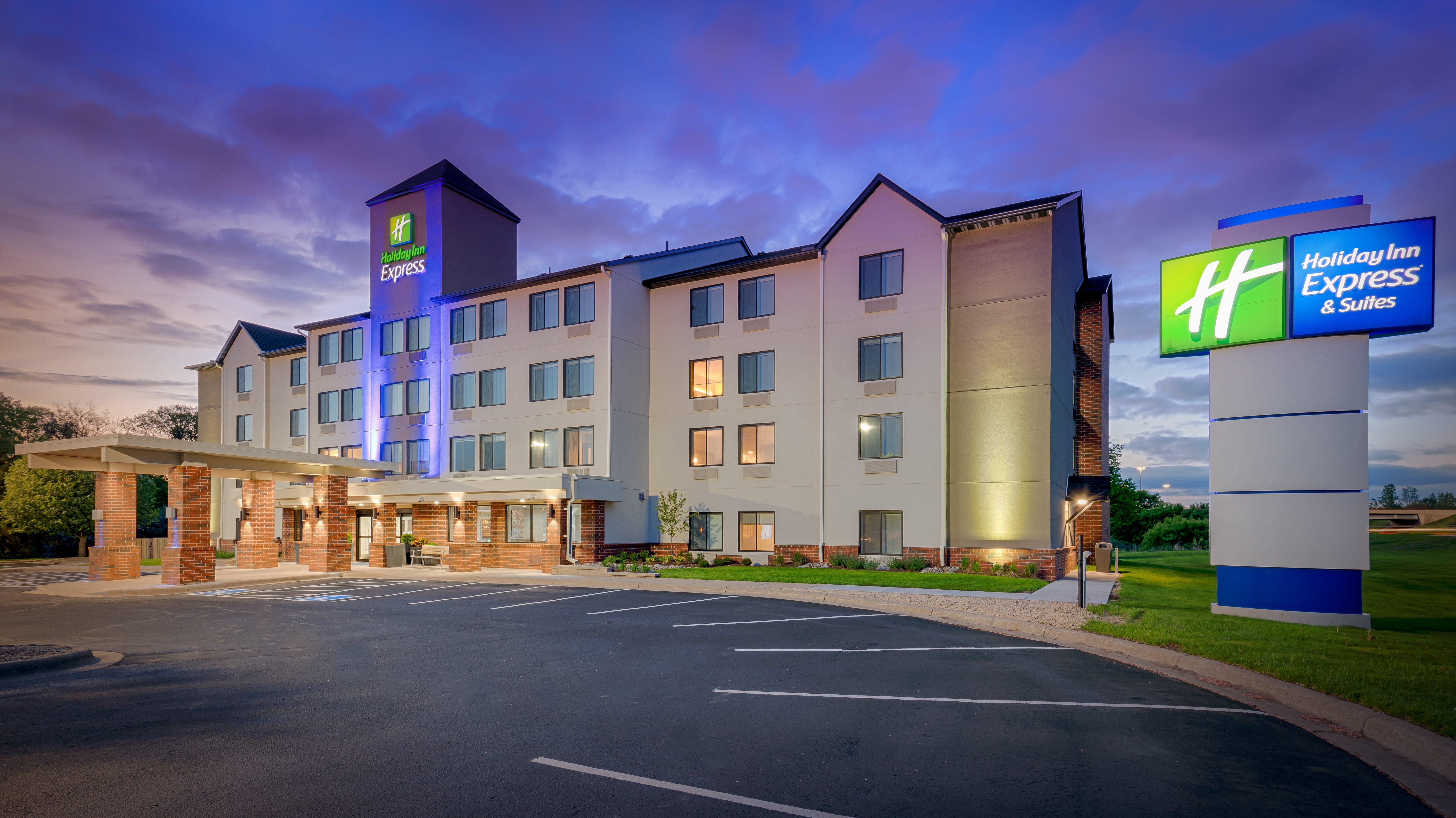 Holiday Inn Express Hotel & Suites Coon Rapids - Blaine Area By Ihg Екстер'єр фото