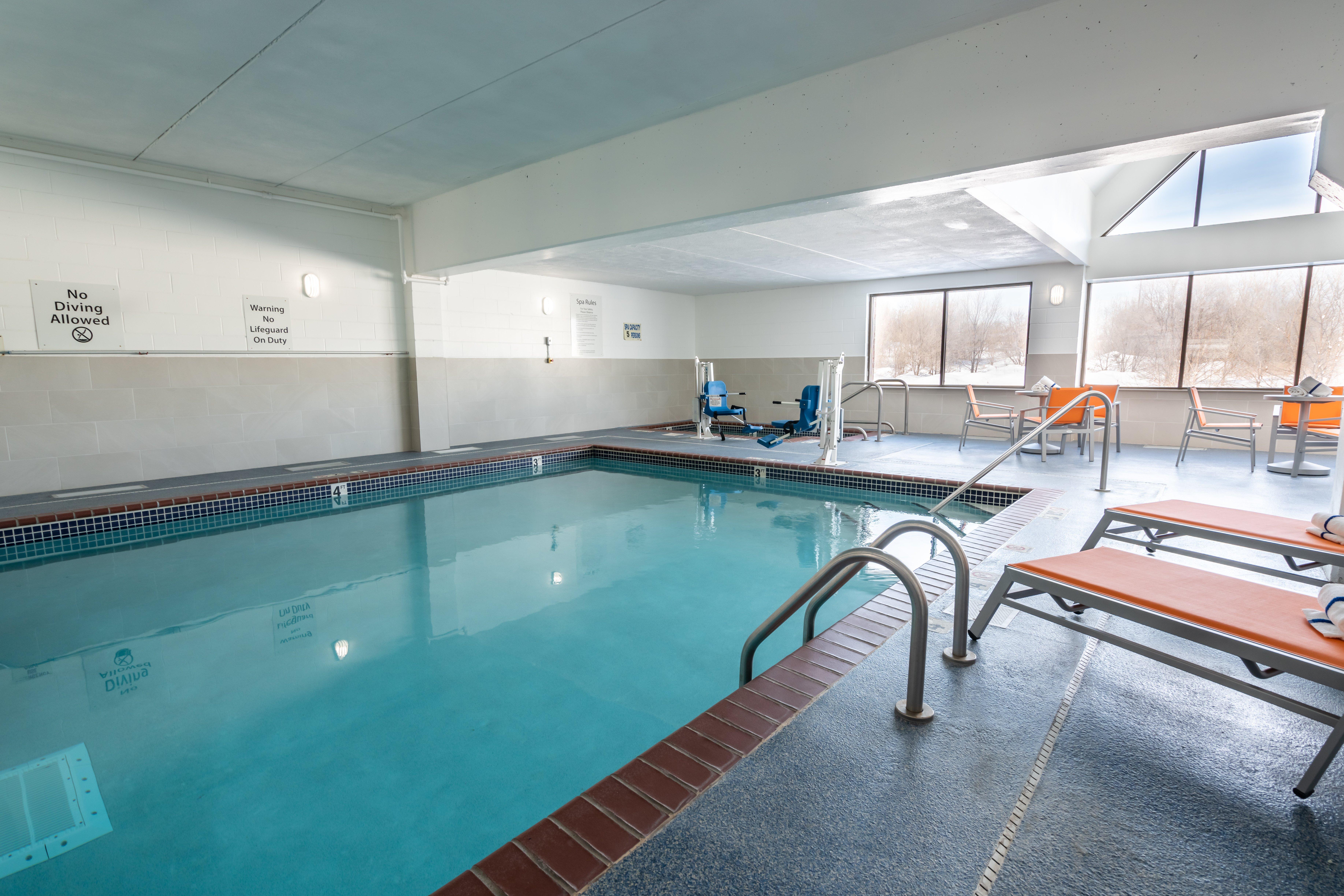 Holiday Inn Express Hotel & Suites Coon Rapids - Blaine Area By Ihg Екстер'єр фото