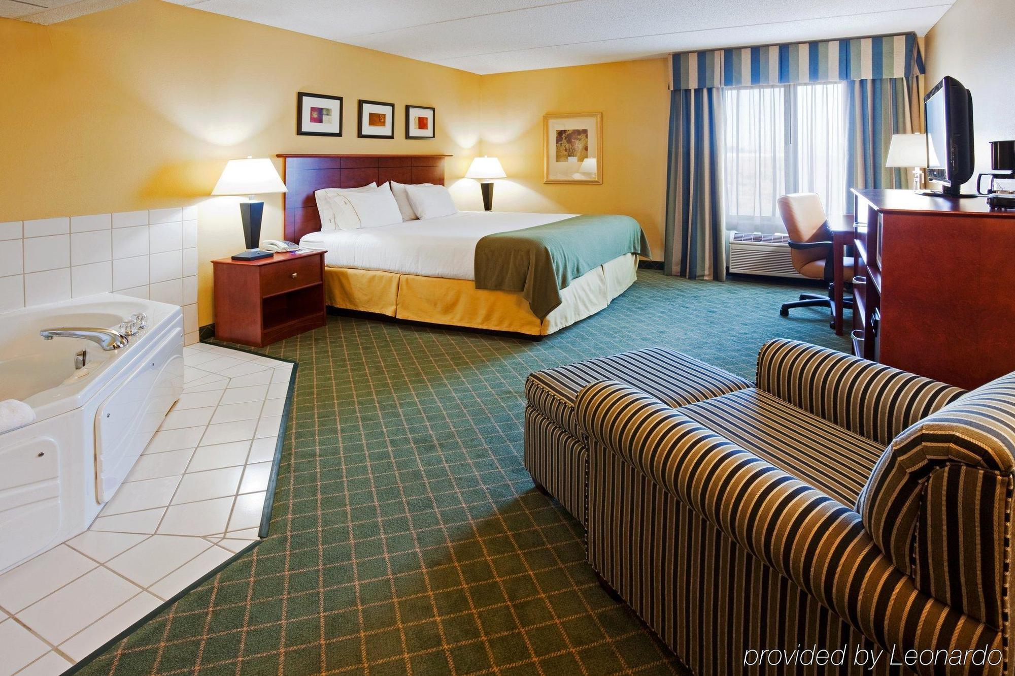Holiday Inn Express Hotel & Suites Coon Rapids - Blaine Area By Ihg Номер фото